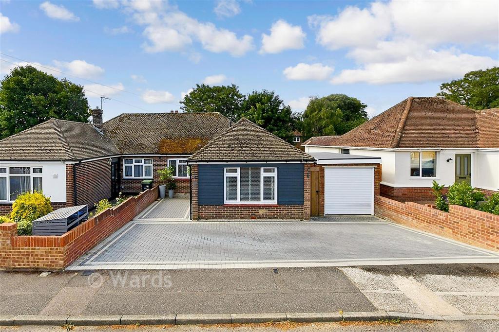 2 bedroom semi-detached bungalow for sale