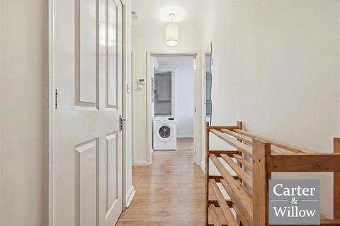 2 bedroom apartment for sale, Driberg Court, Dagenham, Essex