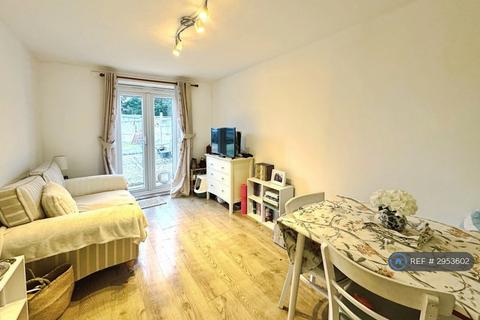 1 bedroom flat to rent, High Street, Semington, Trowbridge, BA14