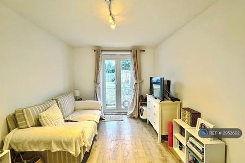 1 bedroom flat to rent, High Street, Semington, Trowbridge, BA14
