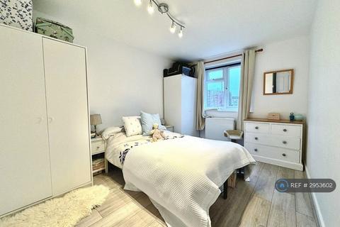 1 bedroom flat to rent, High Street, Semington, Trowbridge, BA14