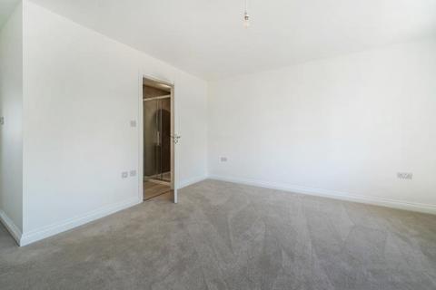 2 bedroom apartment for sale, Squirrel Lane, Winkfield, Windsor