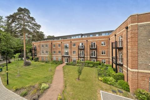2 bedroom apartment for sale, Madeira Walk, Ascot