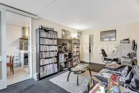 2 bedroom apartment to rent - View 3