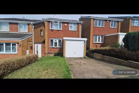 3 bedroom detached house to rent