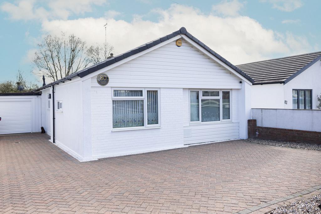 2 bedroom detached bungalow for sale in Leigh-on-sea on OnTheMarket