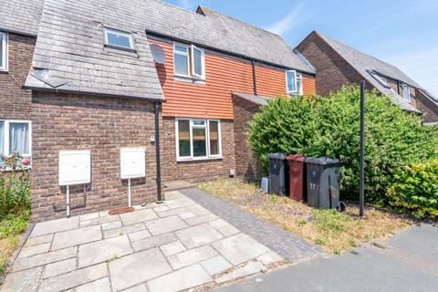 4 bedroom house to rent, Winterbourne Road, Chichester