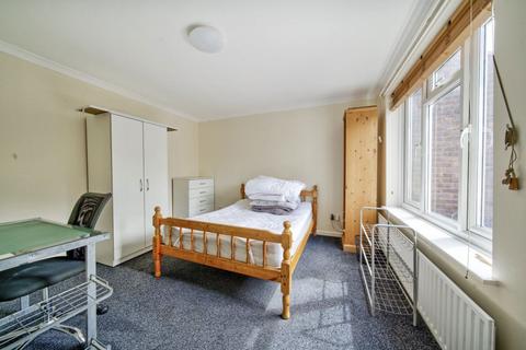 4 bedroom house to rent, Winterbourne Road, Chichester