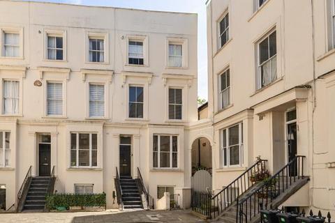 Belgrave Gardens, London