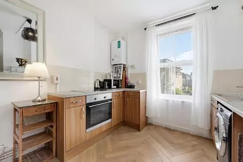 1 bedroom flat to rent - View 4