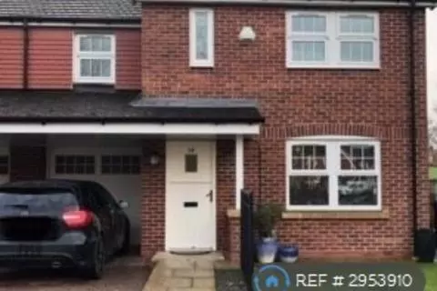 3 bedroom end of terrace house to rent
