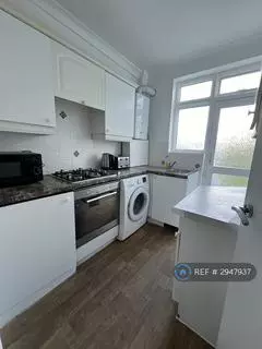 1 bedroom in a house share to rent - View 4