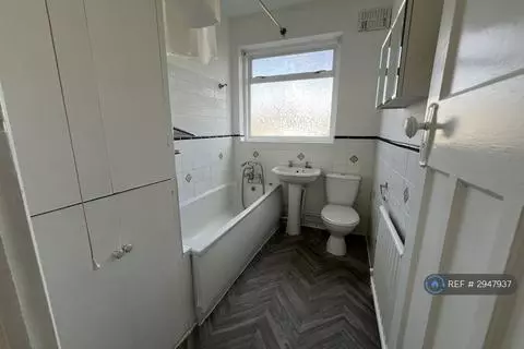 1 bedroom in a house share to rent - View 5