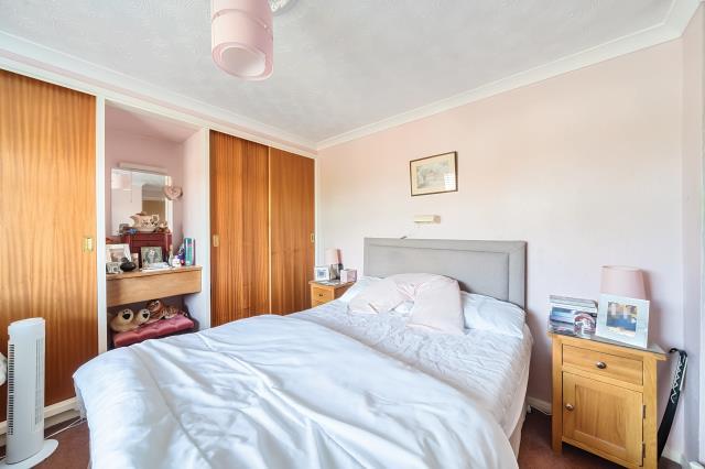 Kendall Crescent, Oxford - View 6