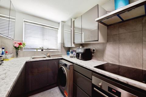 2 bedroom flat for sale, Barbot Close, London, N9