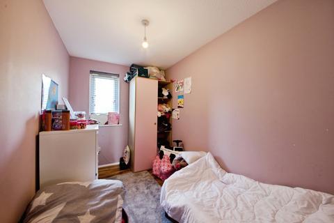 2 bedroom flat for sale, Barbot Close, London, N9