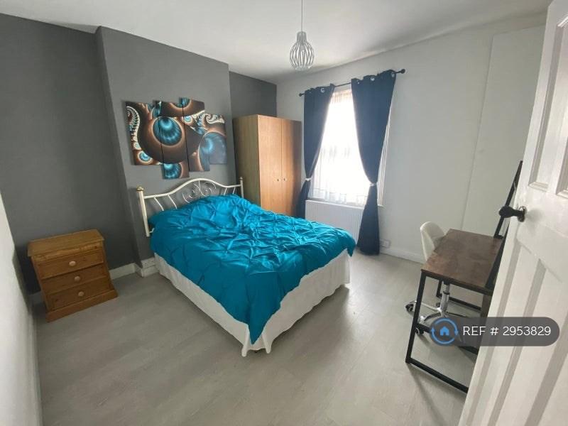 House in London, The Hyde, West Hendon - View 5