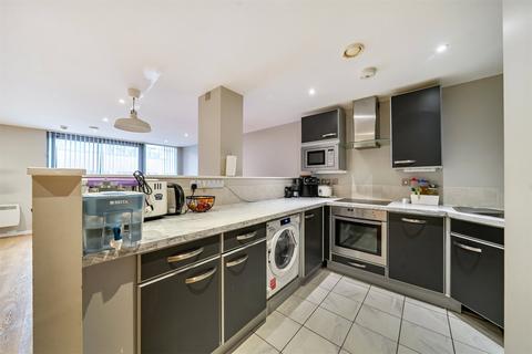 2 bedroom apartment for sale, Paramount, Swindon