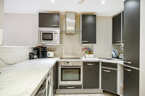 2 bedroom apartment for sale, Paramount, Swindon