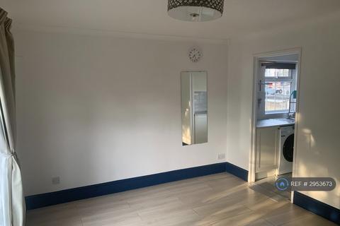 1 bedroom flat to rent, Vanryne House, Loughton, IG10
