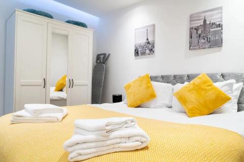 1 bedroom apartment for sale, Station Approach, Woking