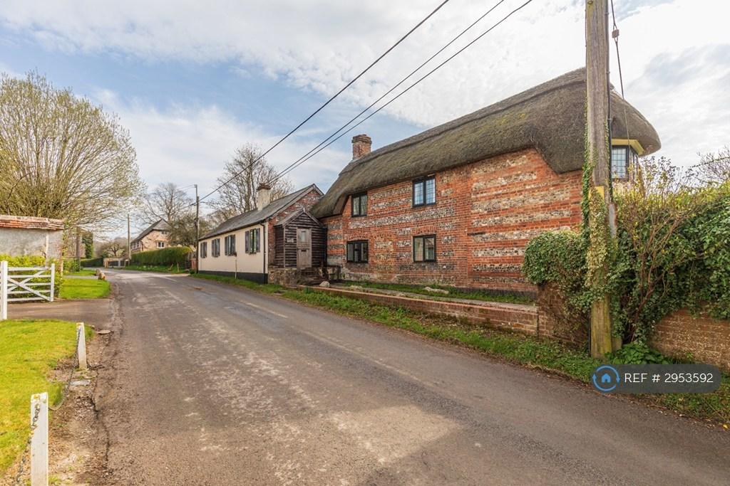 5 bedroom detached house to rent