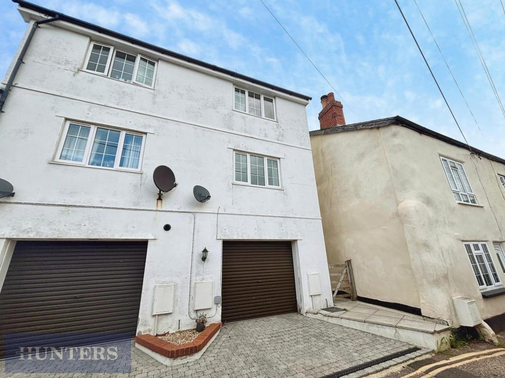 2 bedroom end of terrace house to rent
