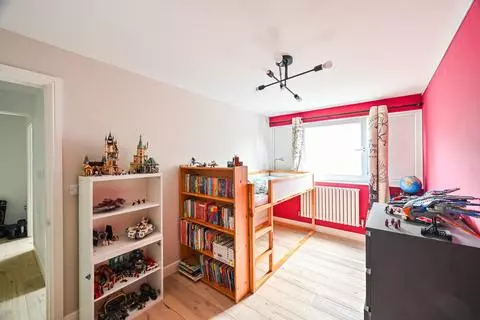 3 bedroom flat for sale - View 5