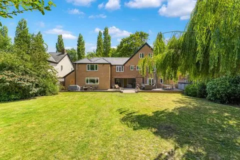 6 bedroom detached house for sale - View 4