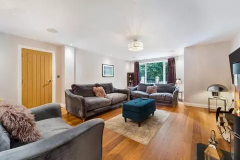 6 bedroom detached house for sale - View 5