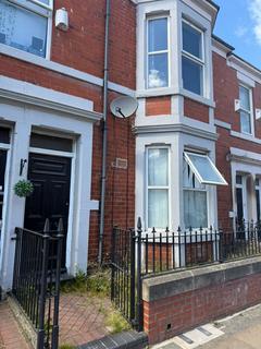 2 bedroom flat to rent, Wingrove Avenue, Newcastle upon Tyne NE4