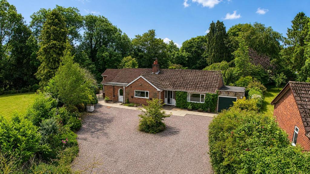 4 bedroom detached bungalow for sale