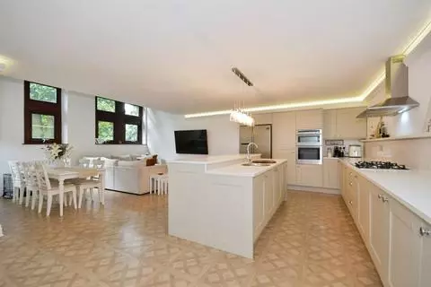 4 bedroom house for sale - View 4