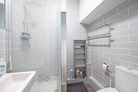 Studio to rent, Charterhouse Square, Clerkenwell, London, EC1M