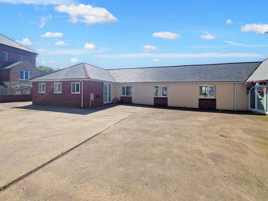 4 bedroom bungalow to rent