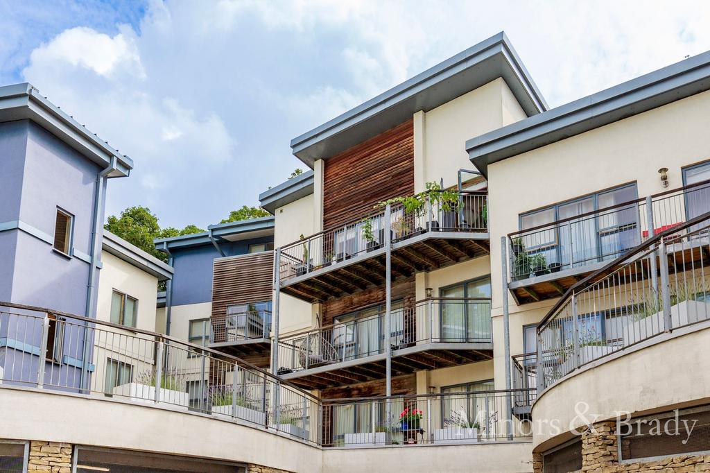 3 bedroom flat to rent