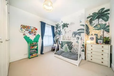 3 bedroom maisonette to rent - View 5
