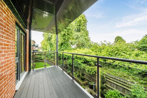 2 bedroom flat for sale, Hampton Lane, Solihull, West Midlands, B91