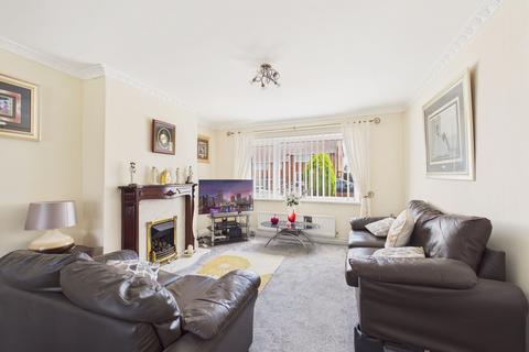 3 bedroom end of terrace house for sale, Moorfoot Gardens, Lobley Hill, NE11