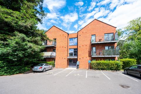 2 bedroom flat for sale, Elgin Gardens, Guildford, GU1