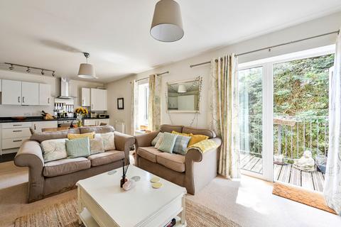 2 bedroom flat for sale, Elgin Gardens, Guildford, GU1