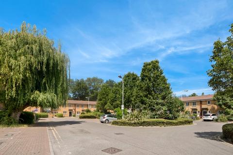 2 bedroom house to rent, Shalbourne Square, London, E9