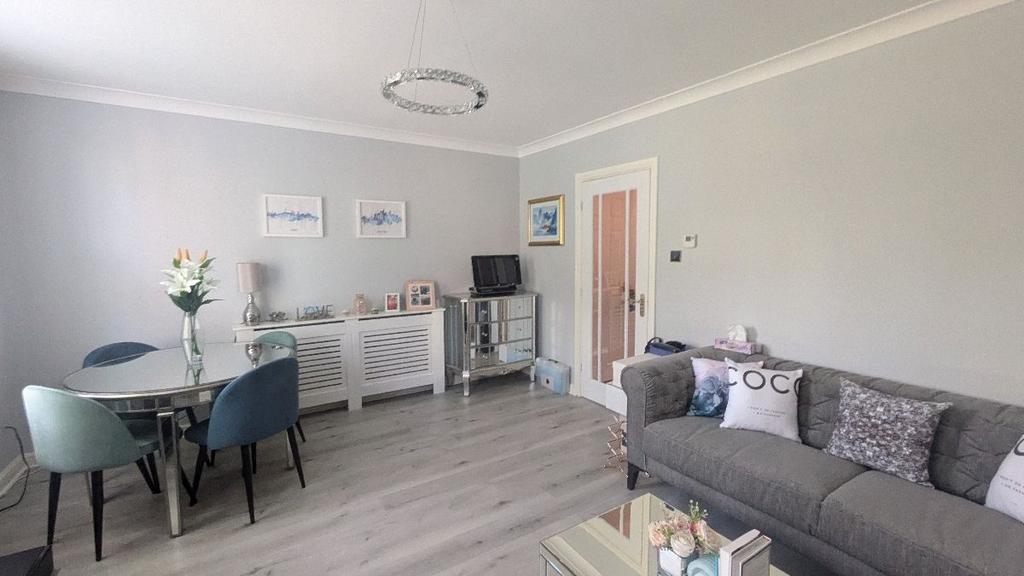 Apartment in Penarth, Penarth Marina - View 4