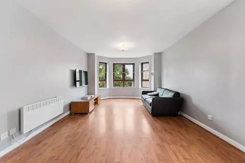 2 bedroom flat for sale - View 3