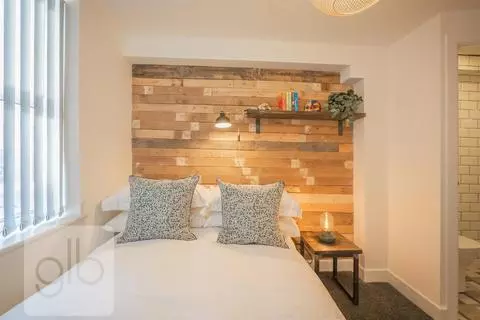 1 bedroom in a house share to rent - View 4