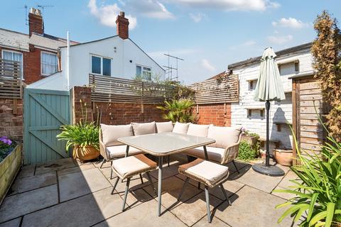 2 bedroom terraced house for sale, St Leonards, Exeter