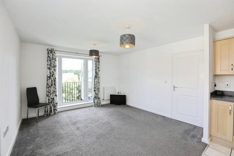 2 bedroom flat for sale, Rawlinson Road, Crawley