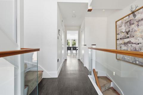 4 bedroom detached house for sale, Brentwood Road, Marden Ash, CM5