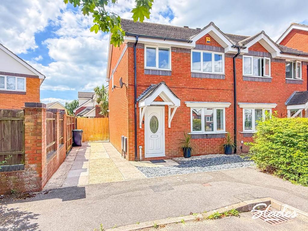 3 bedroom semi-detached house to rent