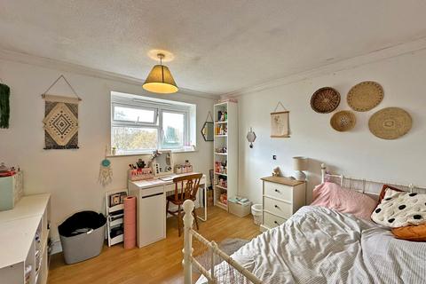 2 bedroom flat for sale, Lamb Crescent, Wombourne, WV5